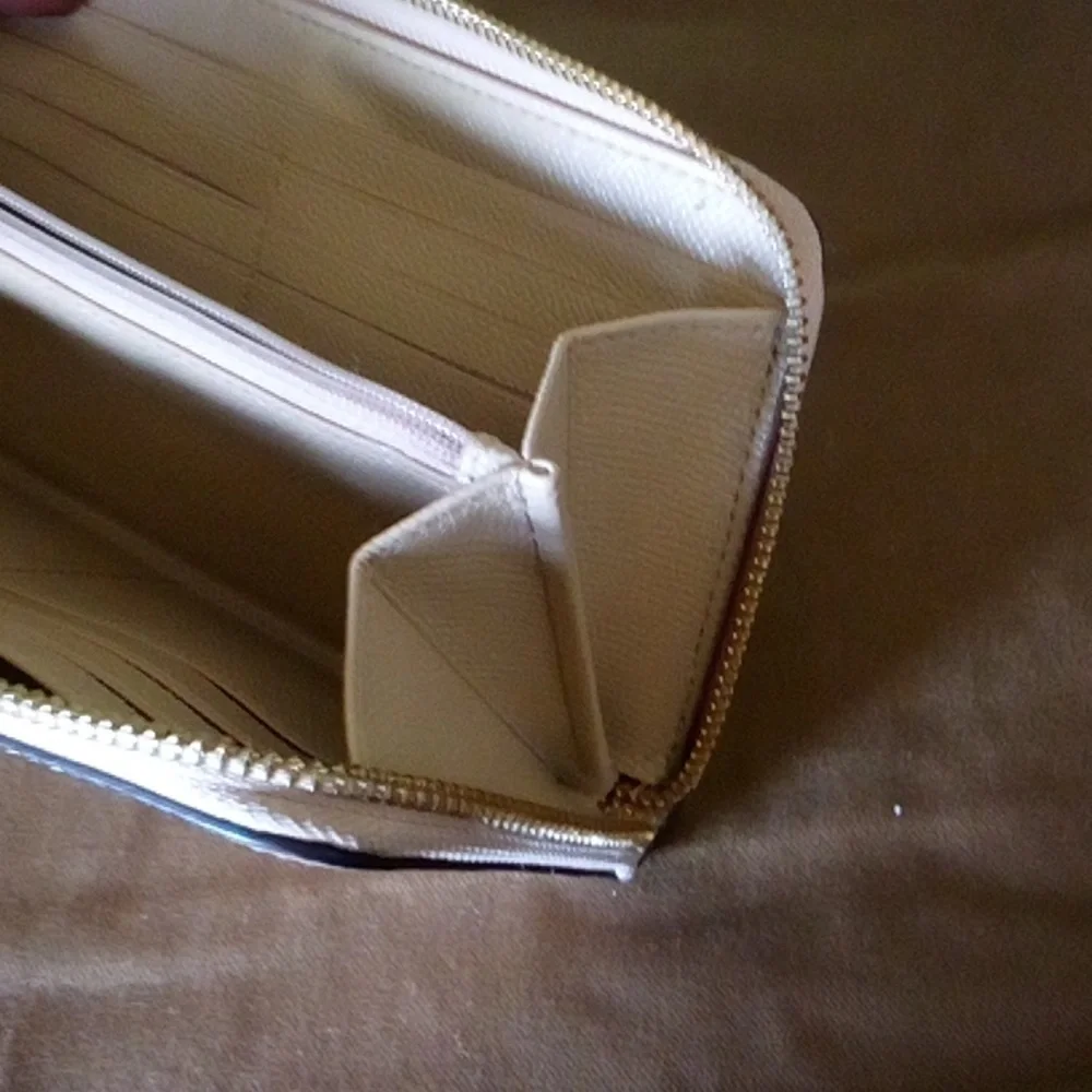 Coach long zip around beige wallet new no tags unused 8" by 4 - Picture 8 of 8